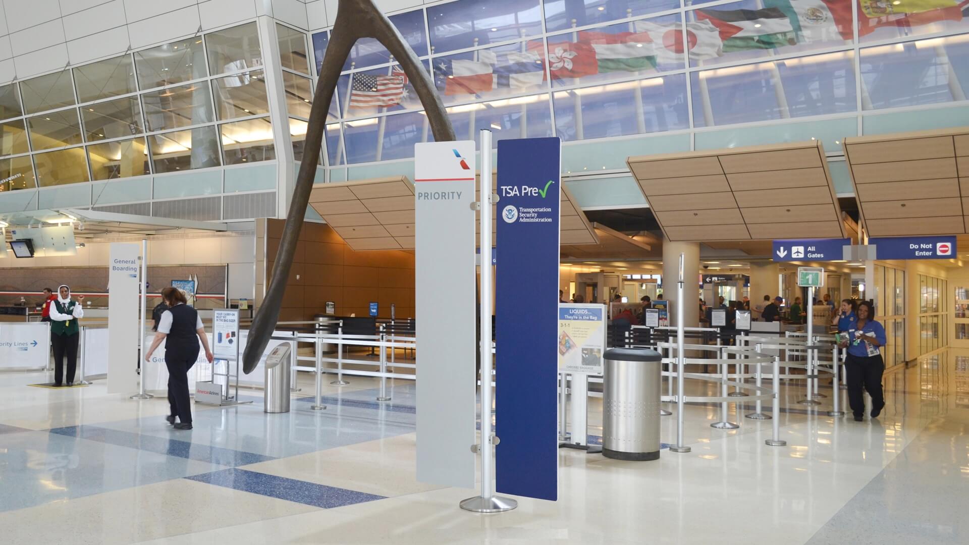 Airport,Queuing,RigidRail,MagneticBase,Stanchions,Banners,Signage,Directrac