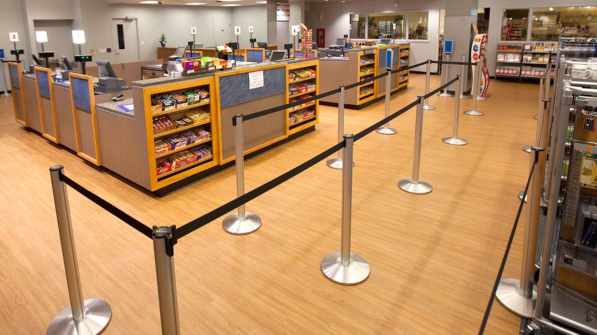 Retail,Queuing,QtracCF,StationLights,Stanchions
