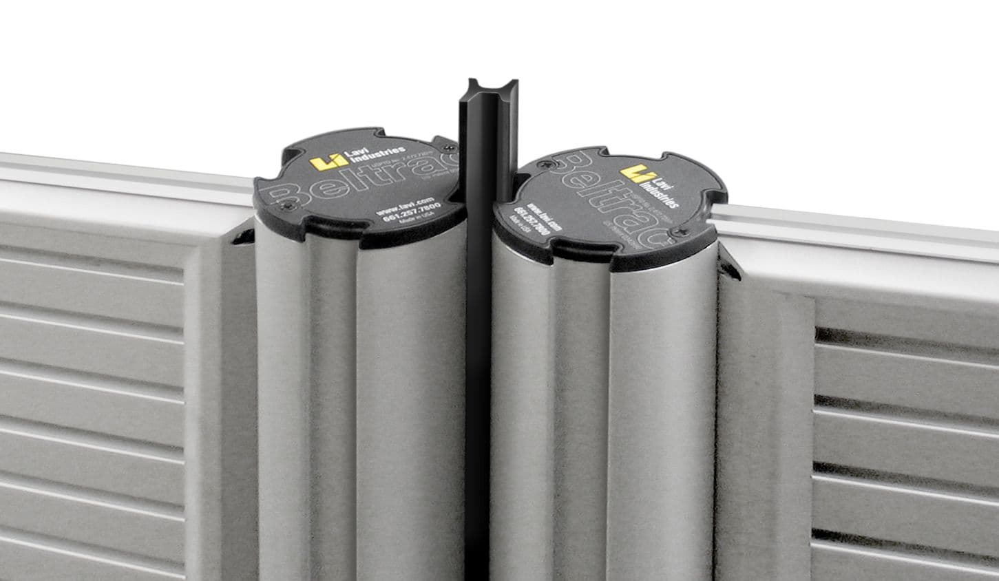 Multi gondola connector linking two fixtures