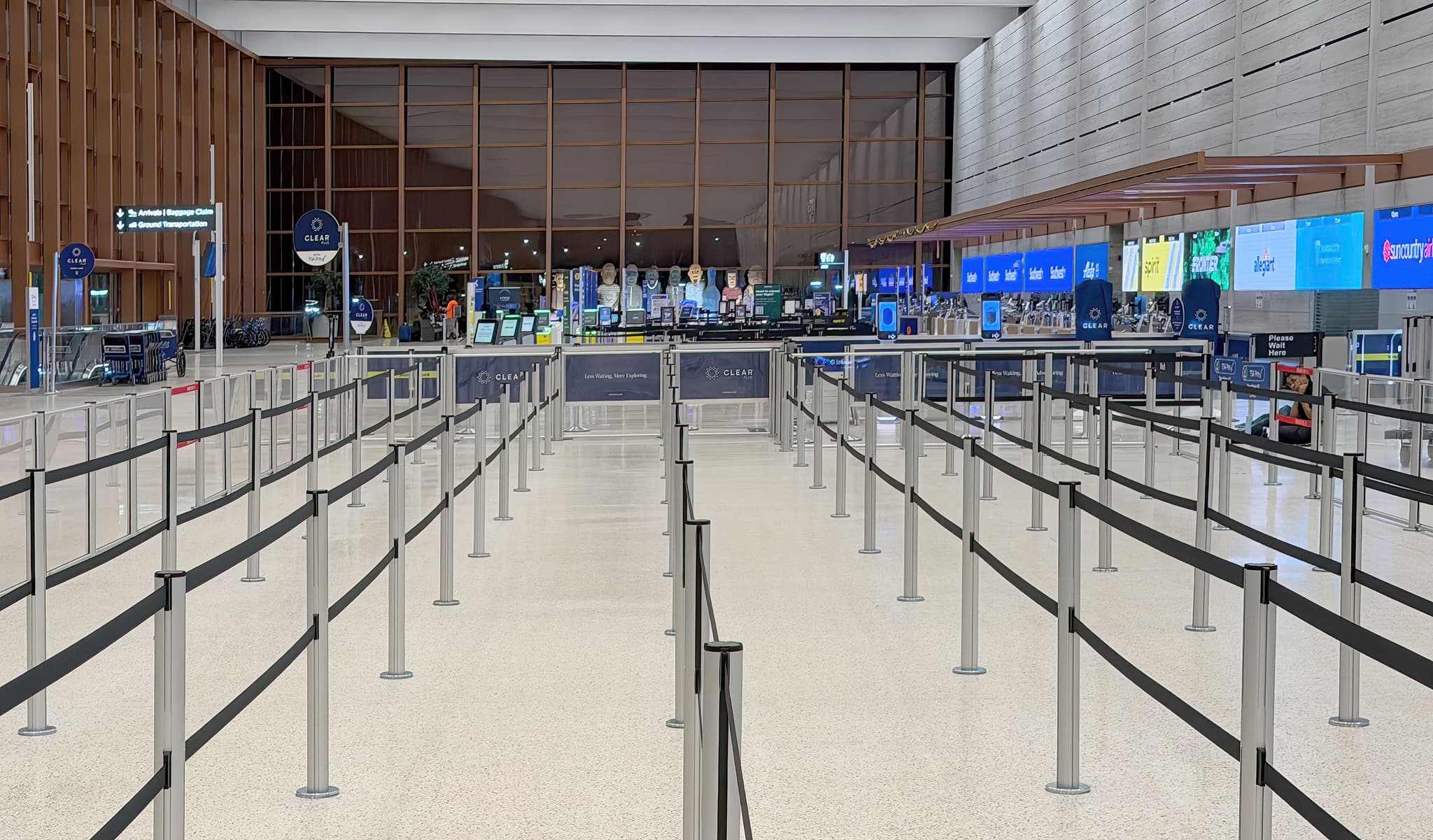 Beltrac retractable belt stanchions form the security screening queue at Kansas City International Airport.