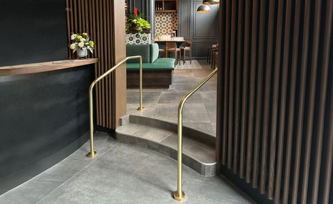 Emeril's 34 restaurant and bar, brass handrail