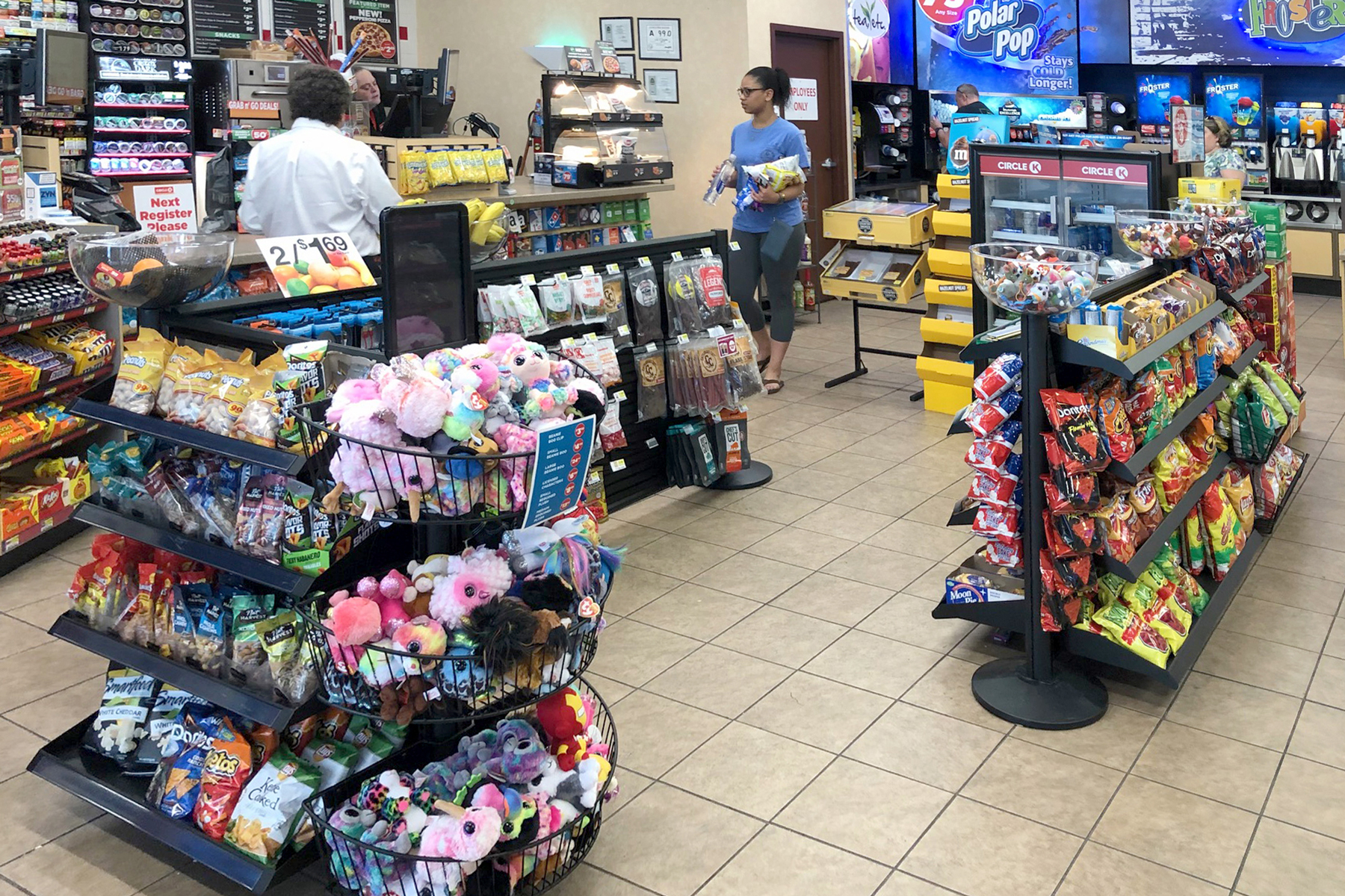 Circle K Convenience Store chaeckout queue