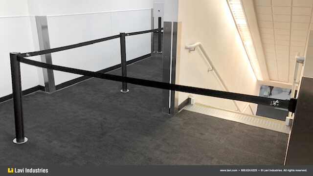 Airport,Queuing,Security,BreakawayBeltStanchions,Stanchions,MagneticBase