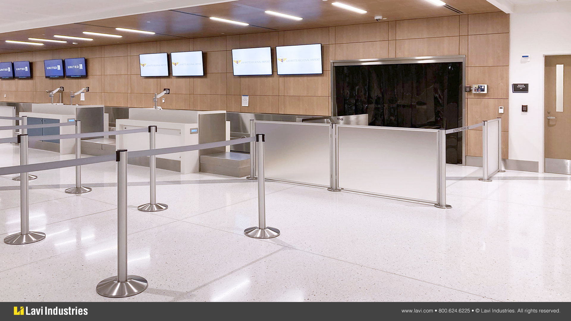 Airport,Barriers,Queuing,Stanchions,Banners