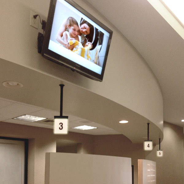 Improve customer flow with LCD screens